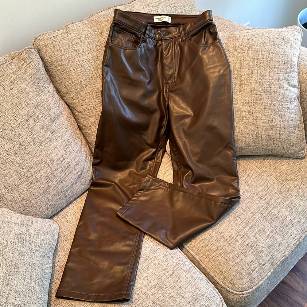 Abercrombie 90s Straight Leg, Ultra High Rise leather Pant
